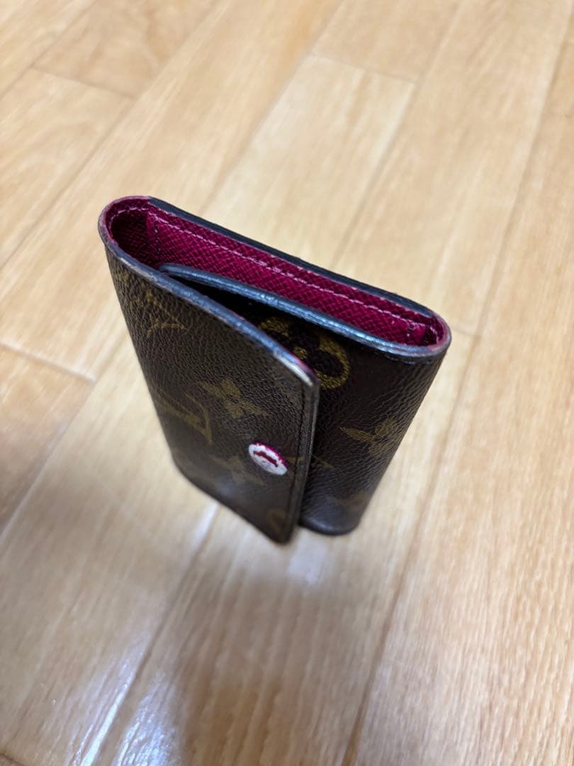 ルイヴィトン　キーケース ミュルティクレ6 フューシャ ワインレッド
