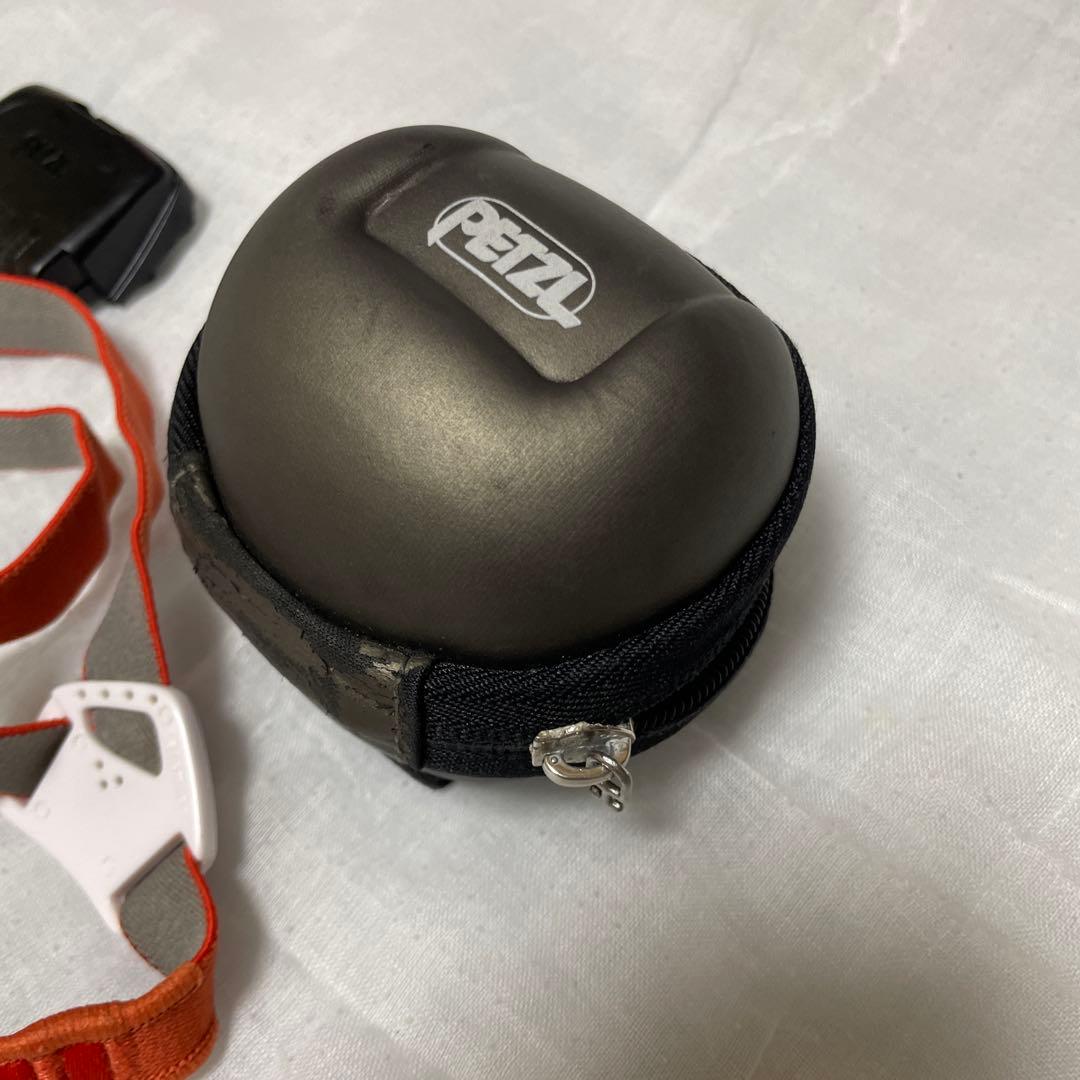 Petzl 自動調光ヘッドランプ　Reactik+　予備電池式バッテリー付き