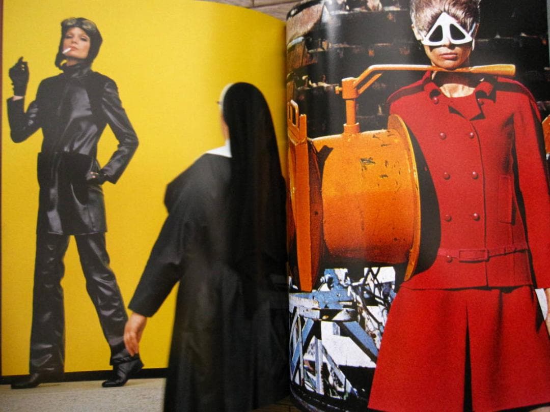 アート・デザイン・音楽 World Without Men / Helmut Newton
