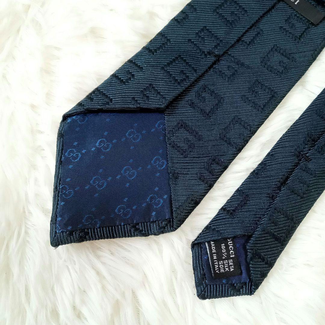 【美品】GUCCI　ネクタイ　GG柄　ロゴ　エンボス加工　高級感