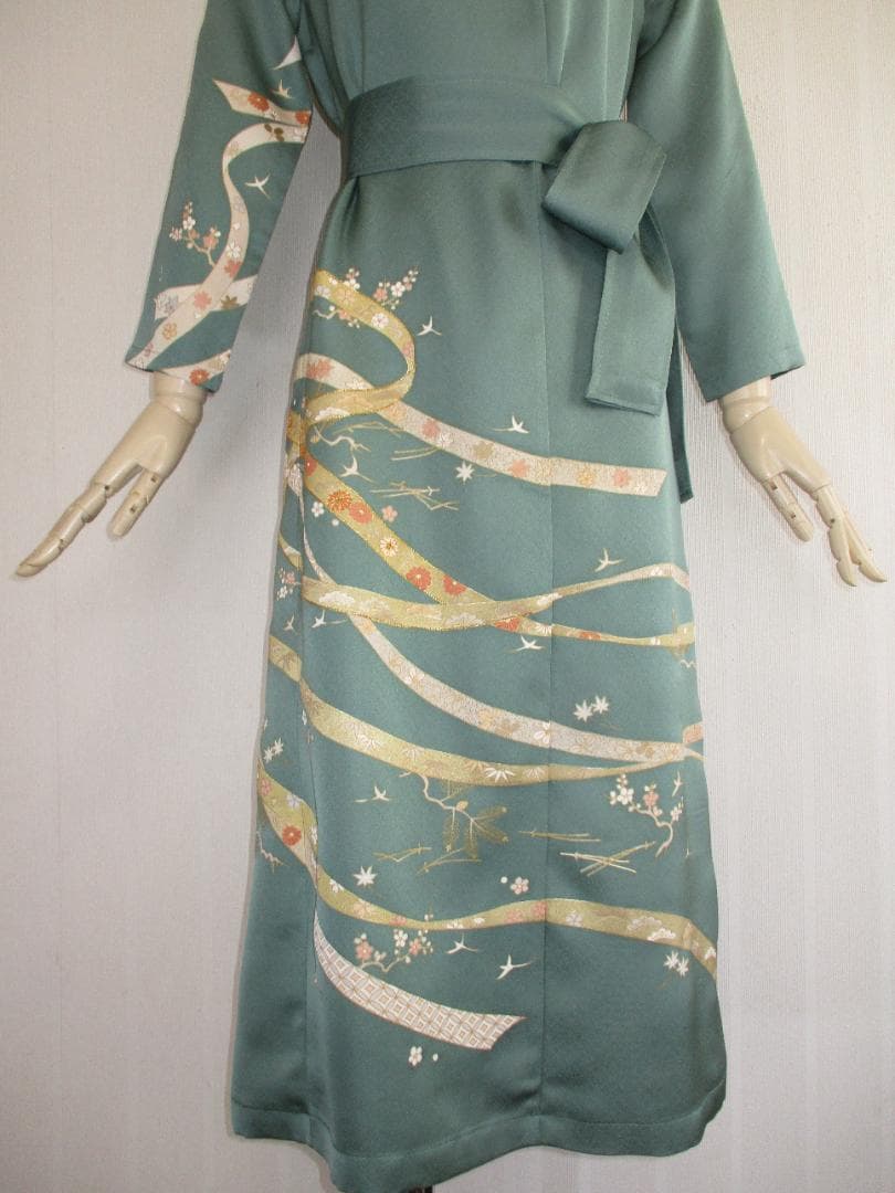 Ｍ～Ｌサイズ　訪問着からの着物リメイクドレスです　着丈１１７cm