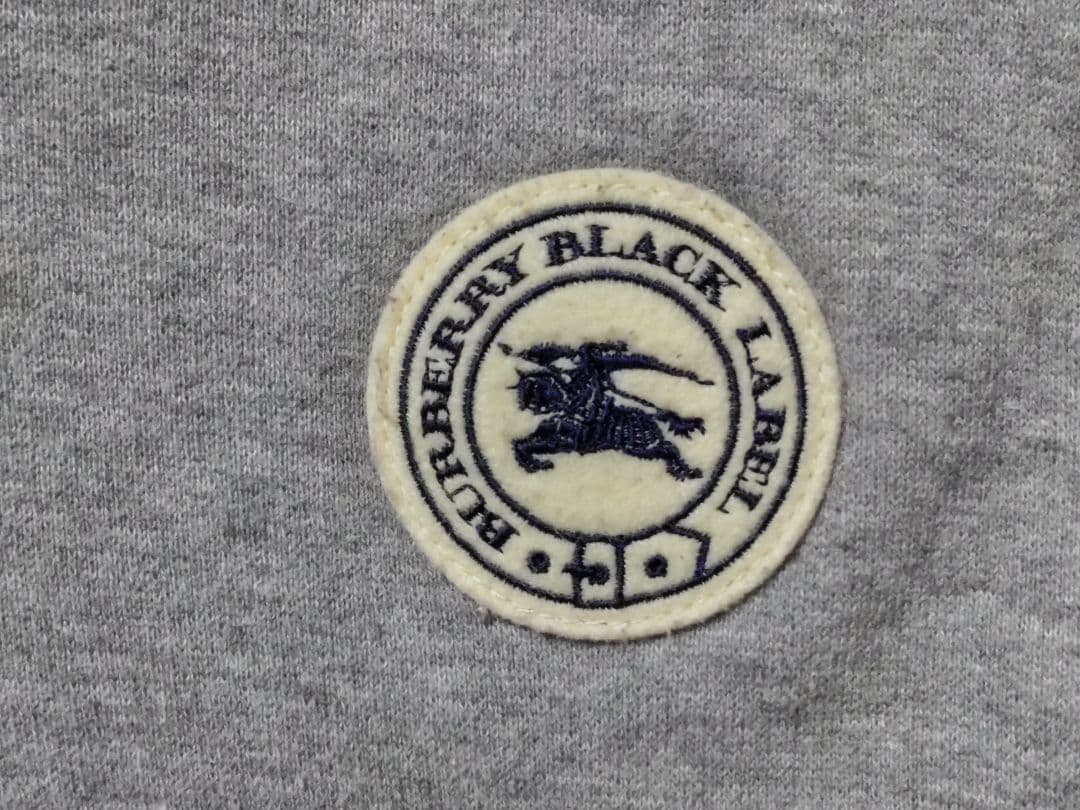 バーバリー ブラックレーベル ダウンベスト ロゴ刺繍　ホースロゴ サイズ3
