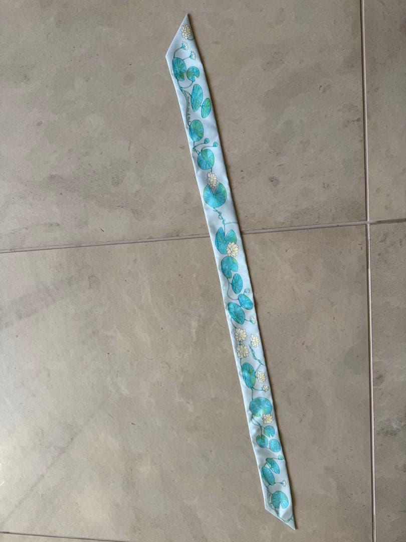 エルメス ツイリー 睡蓮デザイン