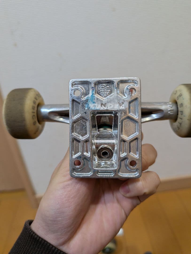 サンダー　ホローライト