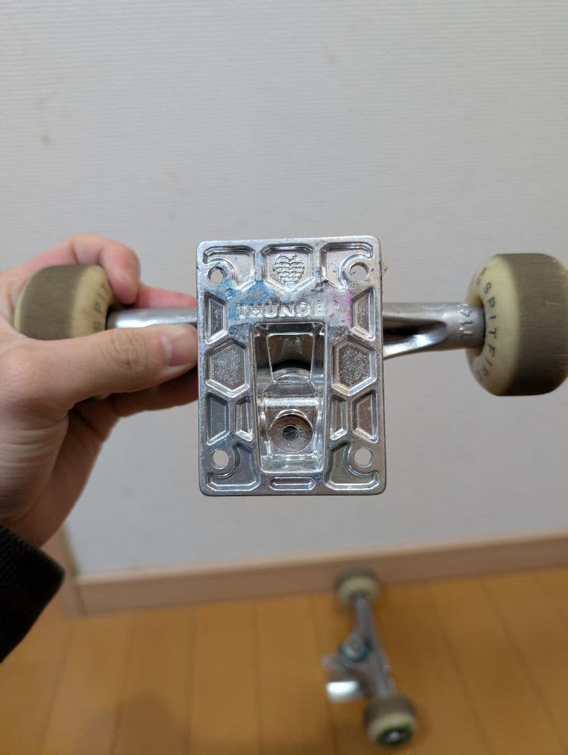 サンダー　ホローライト