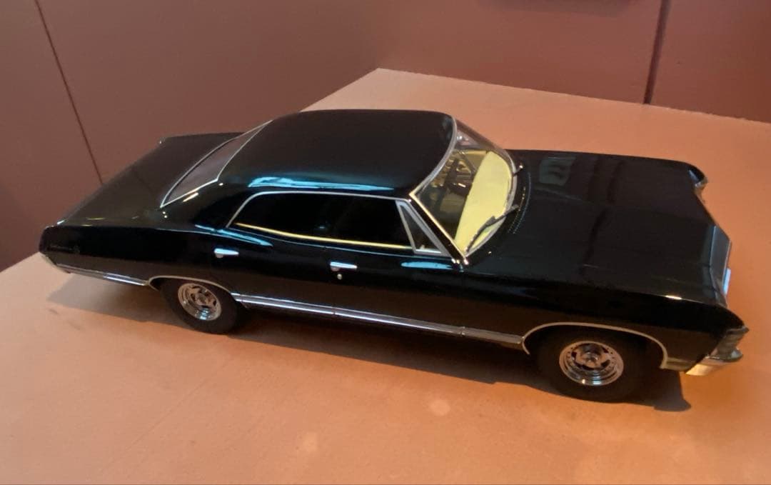 レア！　スーパーナチュラル　1/18 シボレー　インパラ　アメ車　絶版　ミニカー