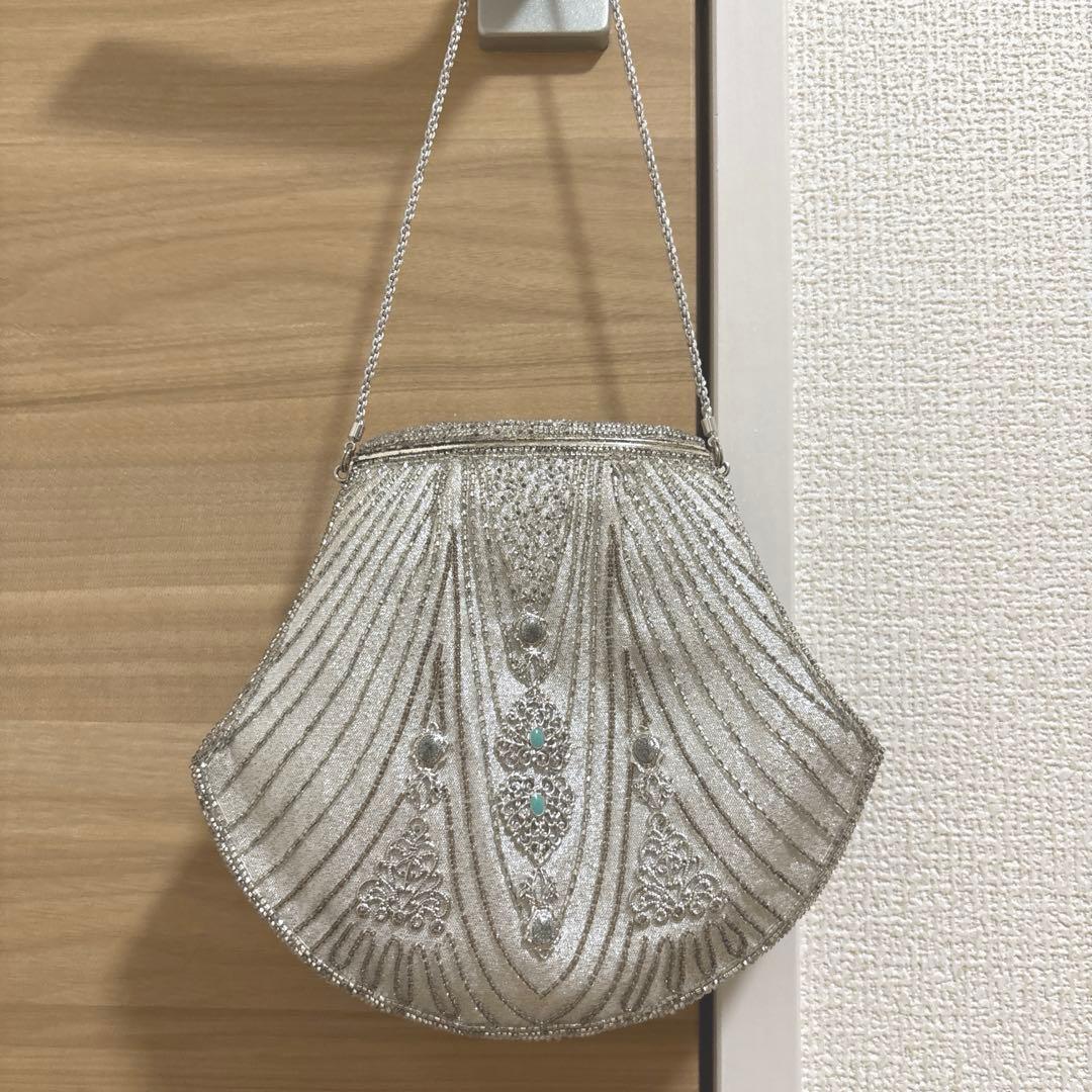 LUMY はしもと　シルバー クラッチバッグ