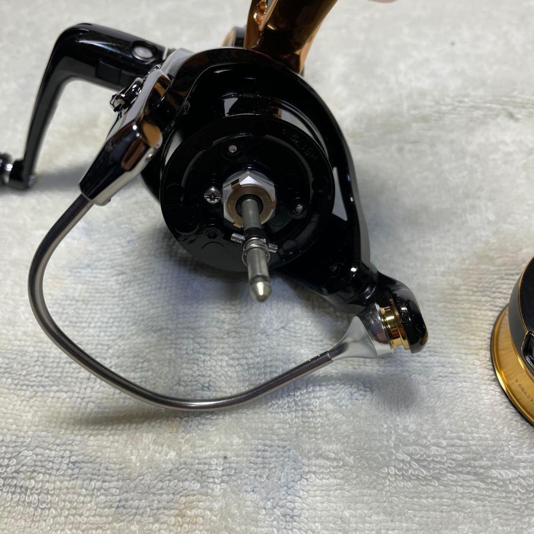 リール Daiwa 22TOURNAMENT ISO 2500XH-LBD