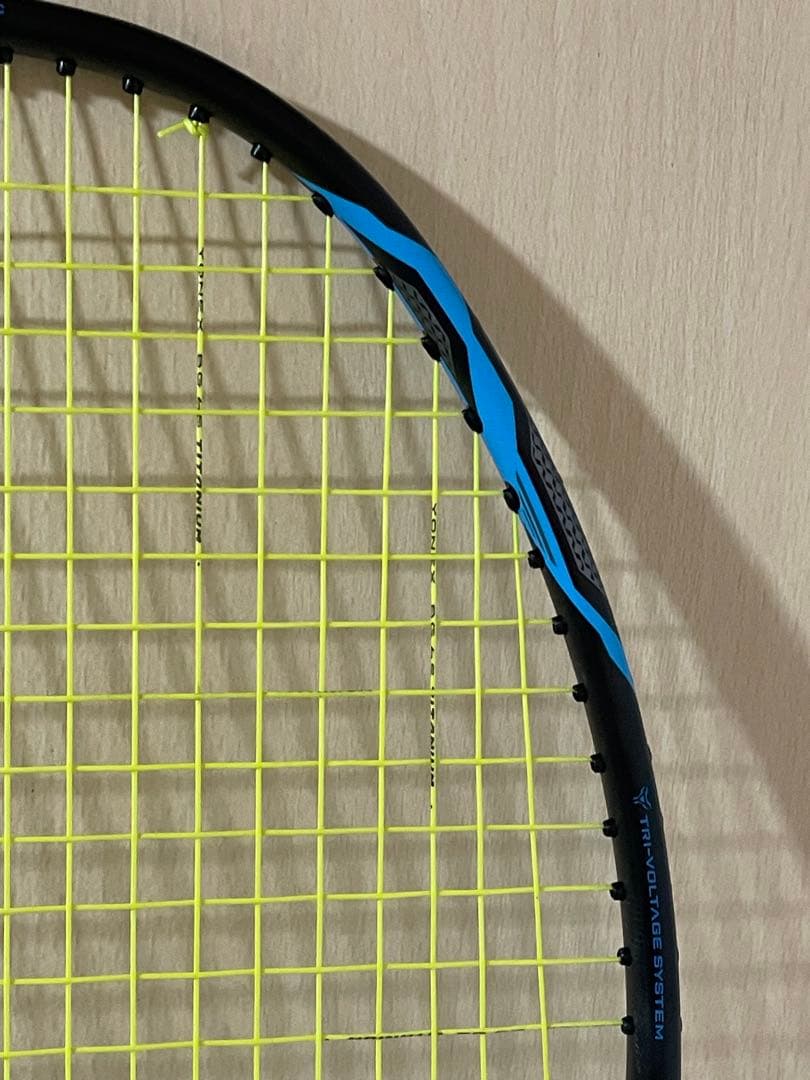 【ほぼ未使用】バドミントンラケットVOLTRICボルトリック1DG