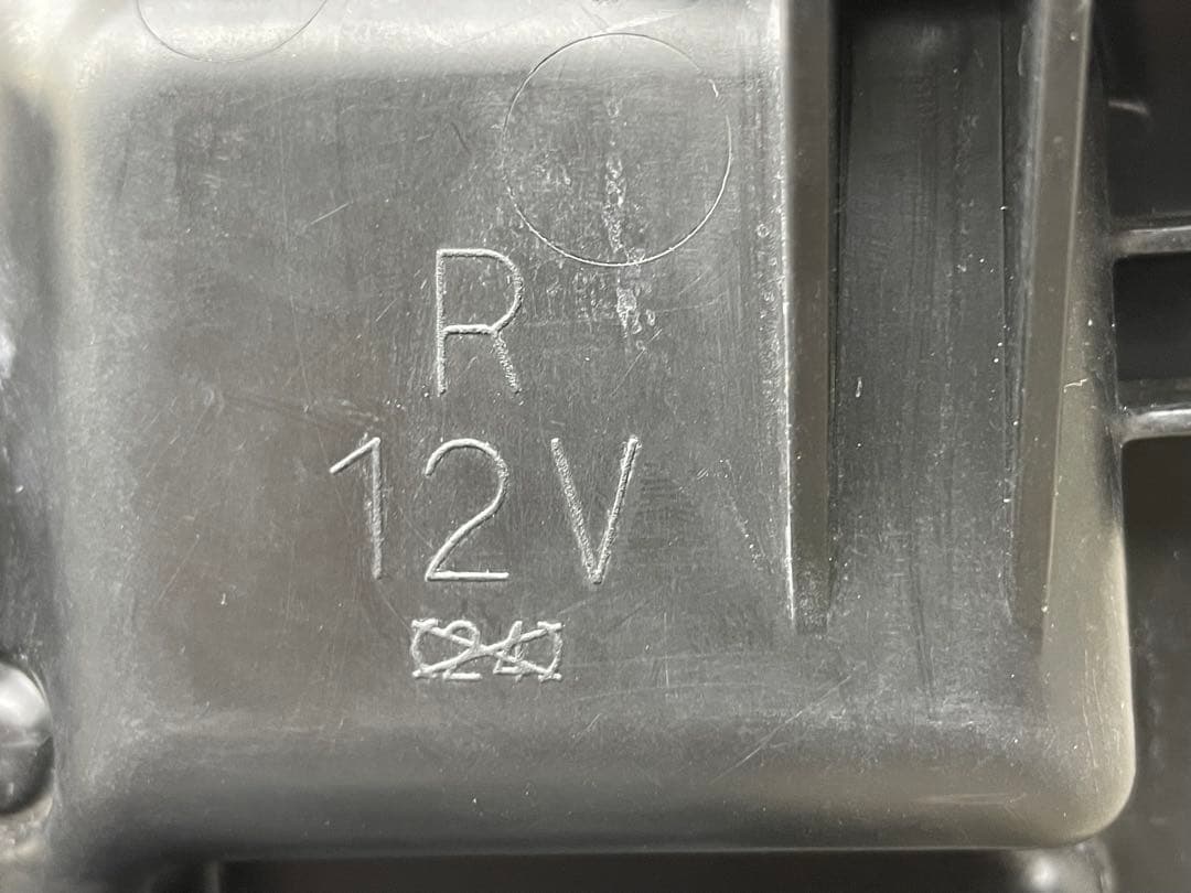 ホンダN-WGN JH3 右ライトハロゲン STANLEY W4831 刻印N