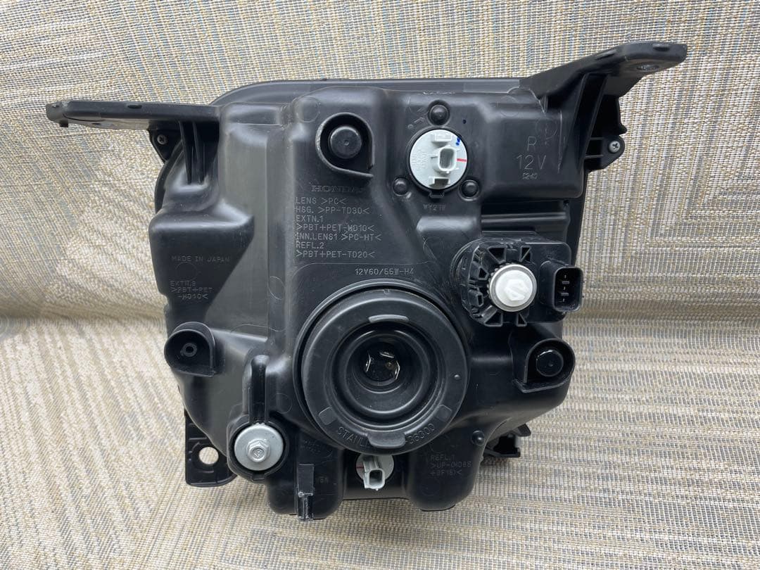 ホンダN-WGN JH3 右ライトハロゲン STANLEY W4831 刻印N