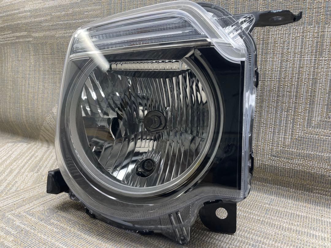 ホンダN-WGN JH3 右ライトハロゲン STANLEY W4831 刻印N