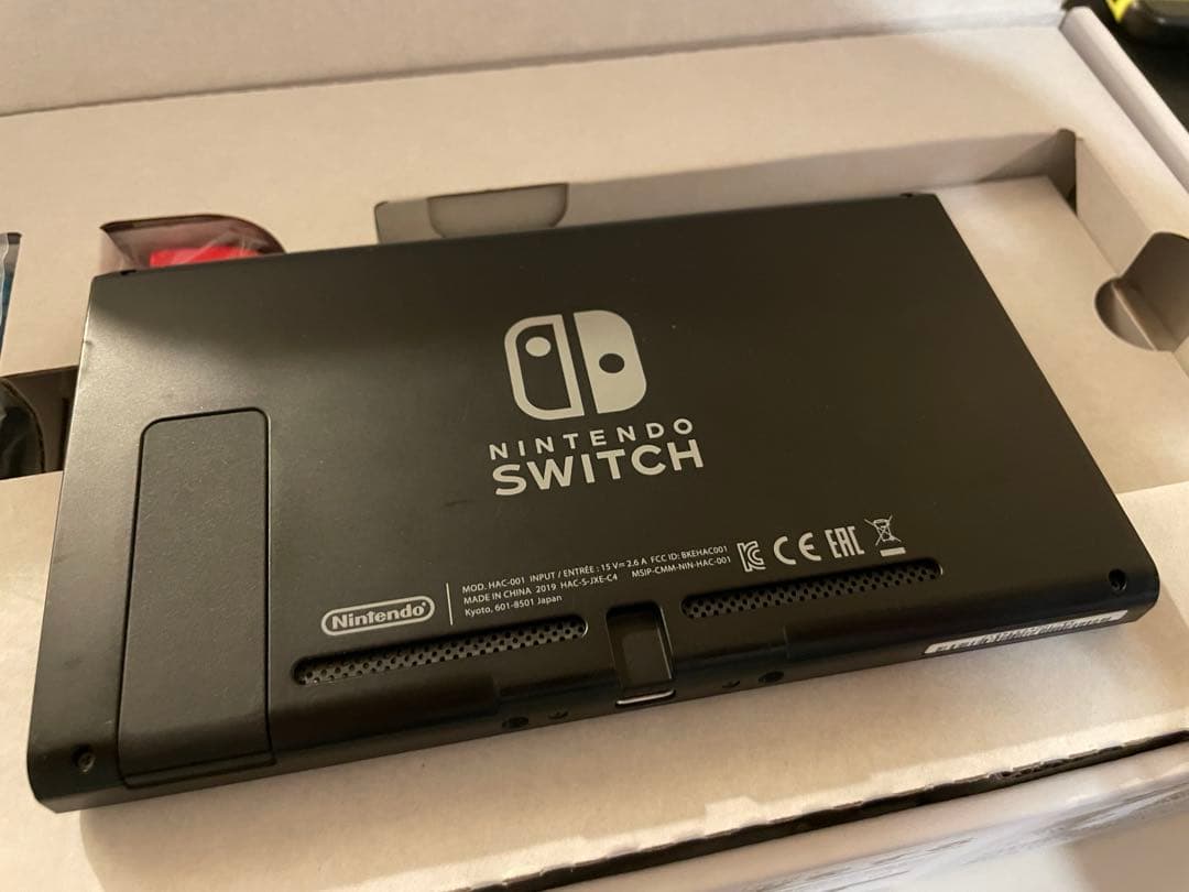 Switch 本体、Joy-Con ＋ カバーセット