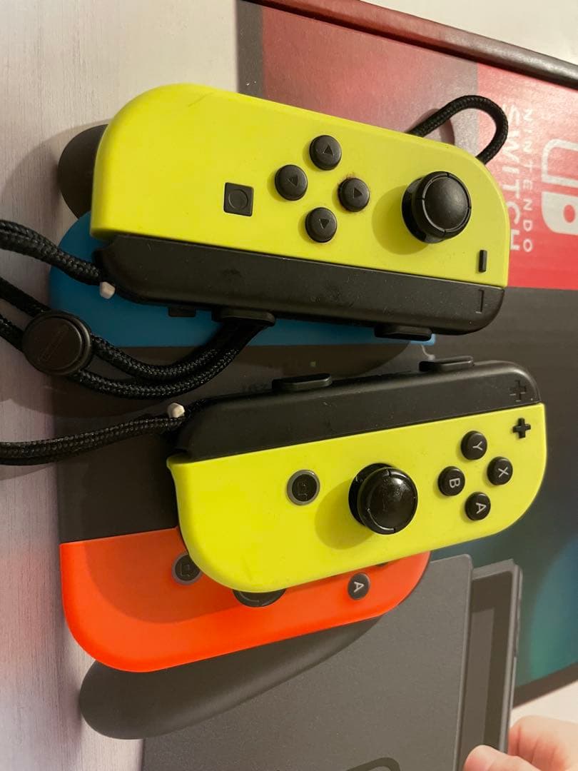 Switch 本体、Joy-Con ＋ カバーセット