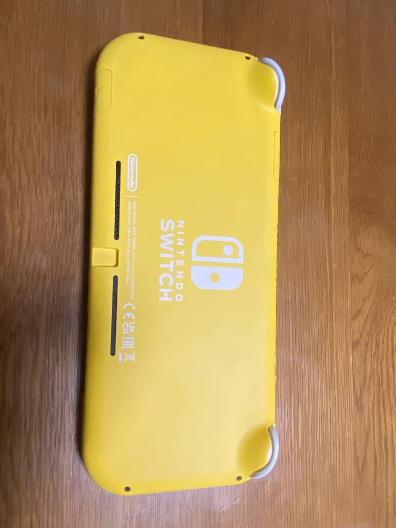 Nintendo Switch Lite 黄色