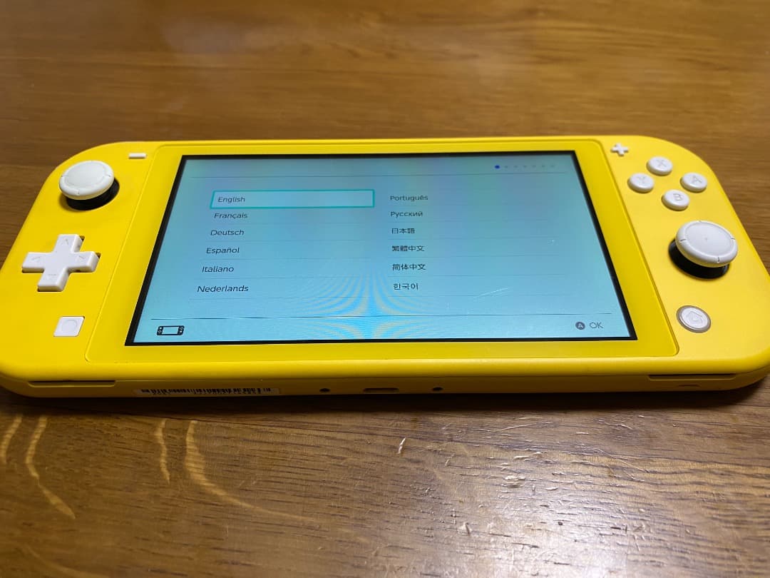 Nintendo Switch Lite 黄色