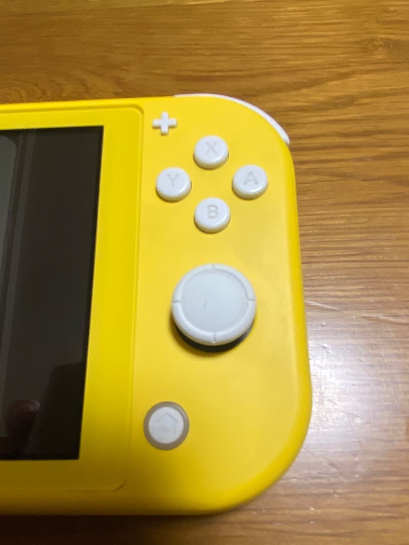 Nintendo Switch Lite 黄色