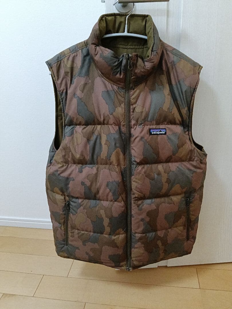 Patagonia ダウンベスト オリーブ 迷彩柄