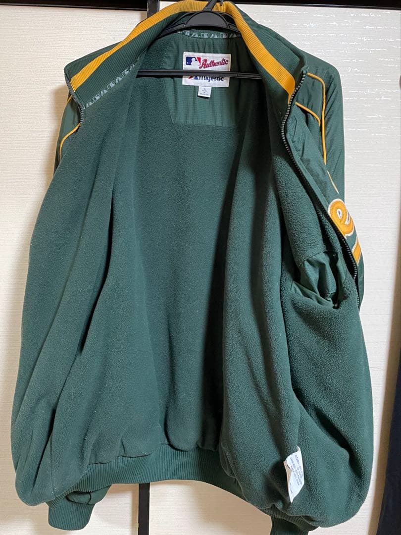 MAJESTIC athletics スタジャン