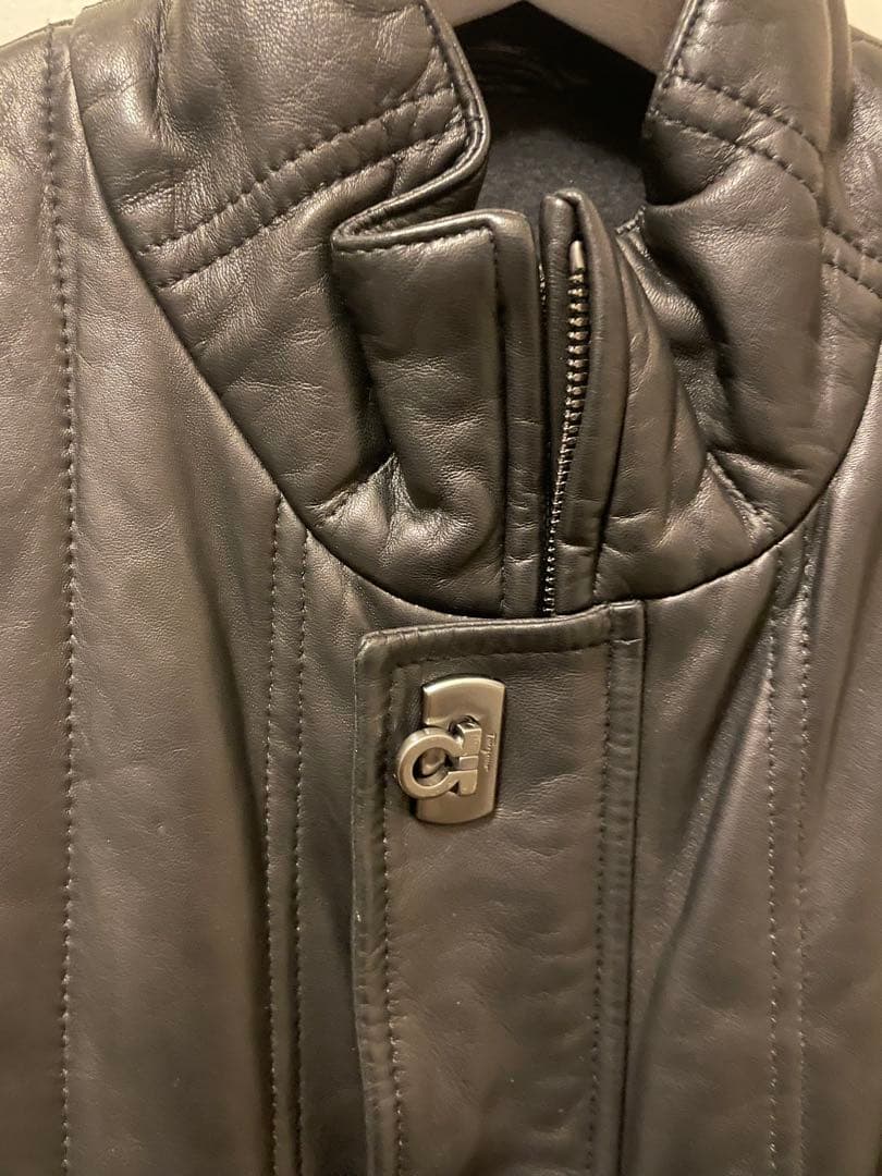 Salvatore Ferragamo レザー中綿ベスト
