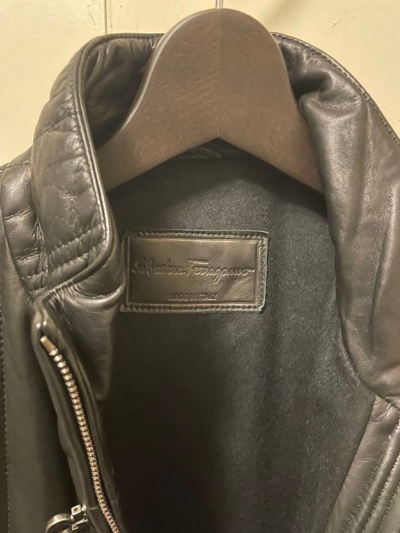 Salvatore Ferragamo レザー中綿ベスト