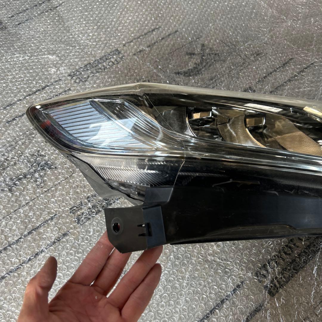 フィット　ヘッドライト　右　STANLEY W3674 ジャンク品