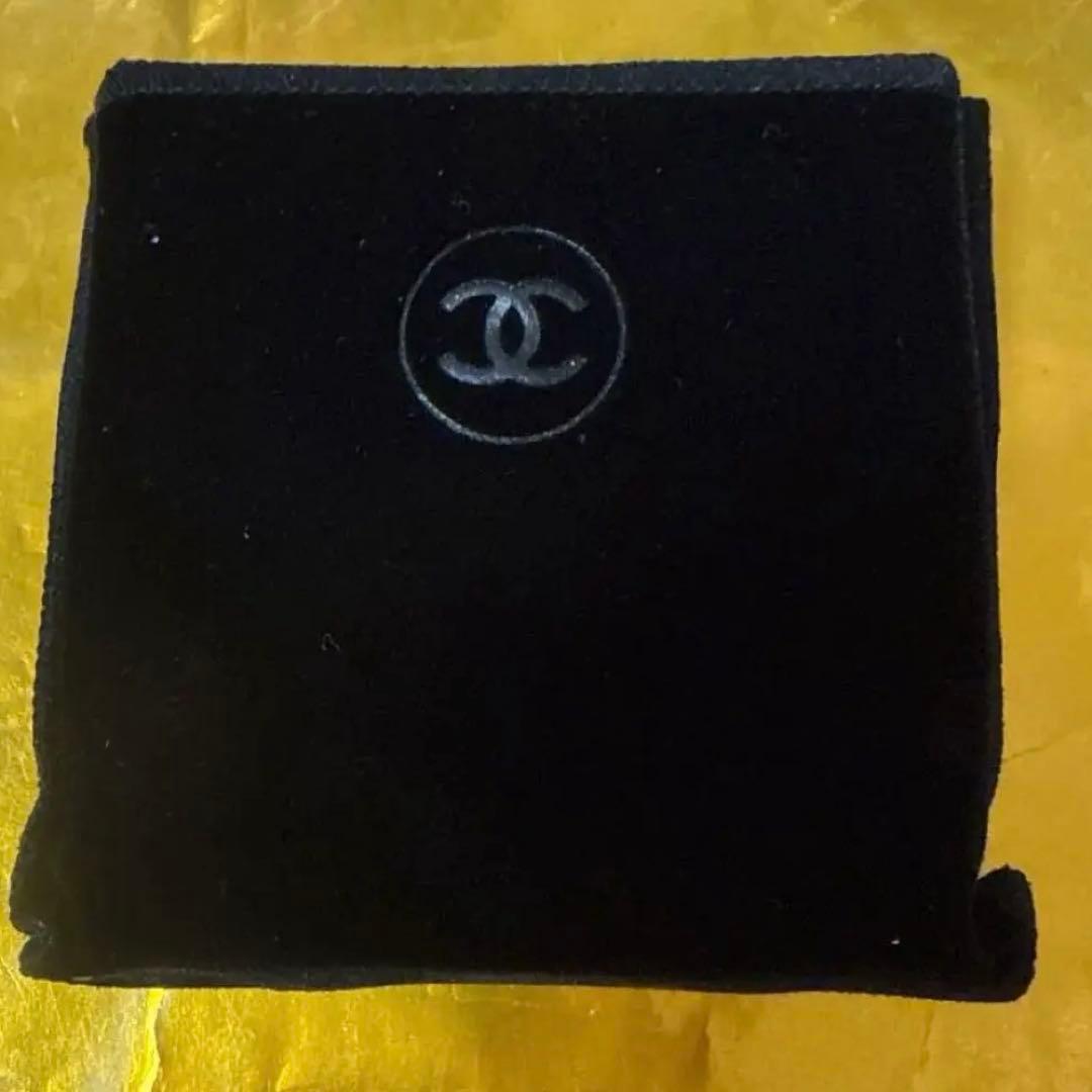 最終値下げ　新品　CHANEL アイシャドウ　レ　キャトル　 オンブル　№５