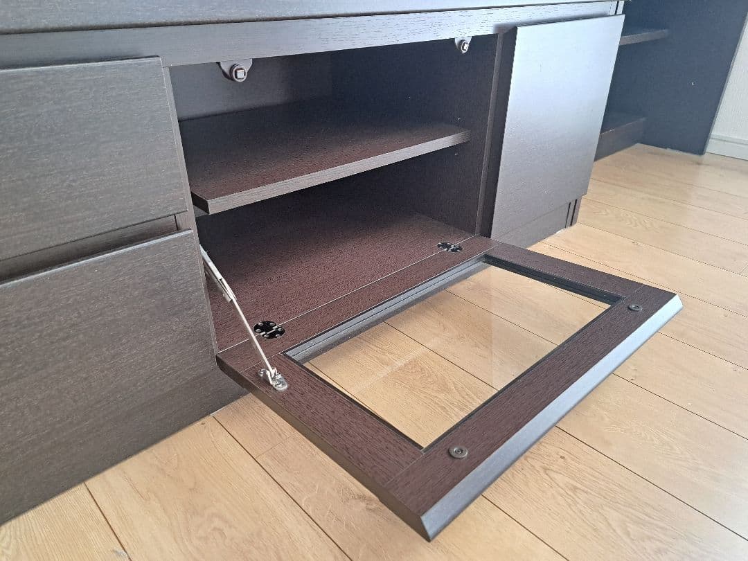 shion ！たっぷりテレビ壁面収納!④
