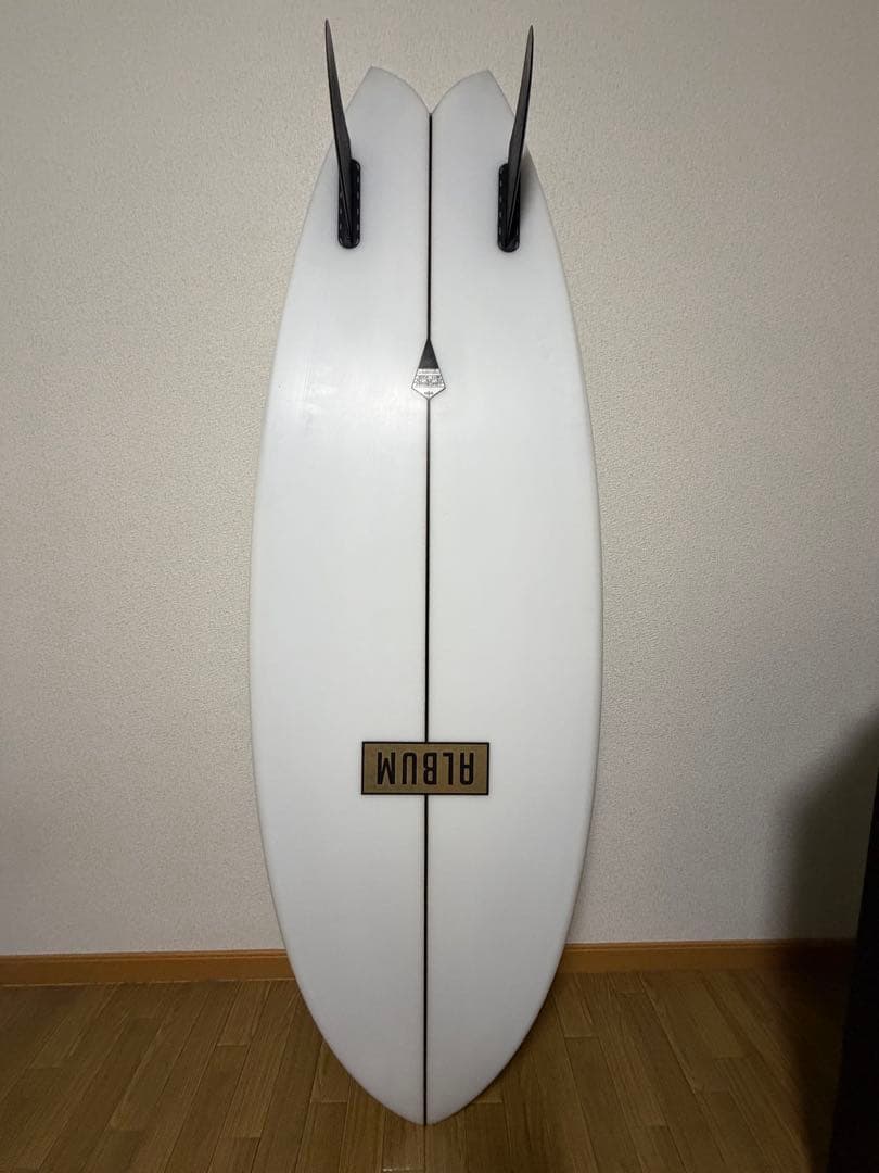 ALBUM サーフボード　ライトベンダー フィン付き　ハードケース付き