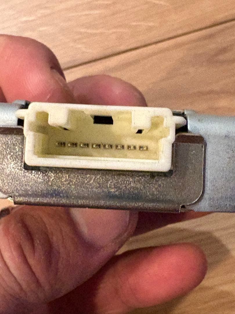 トヨタ ハイエース　85967-30070 ライトコントロールコンピュータ
