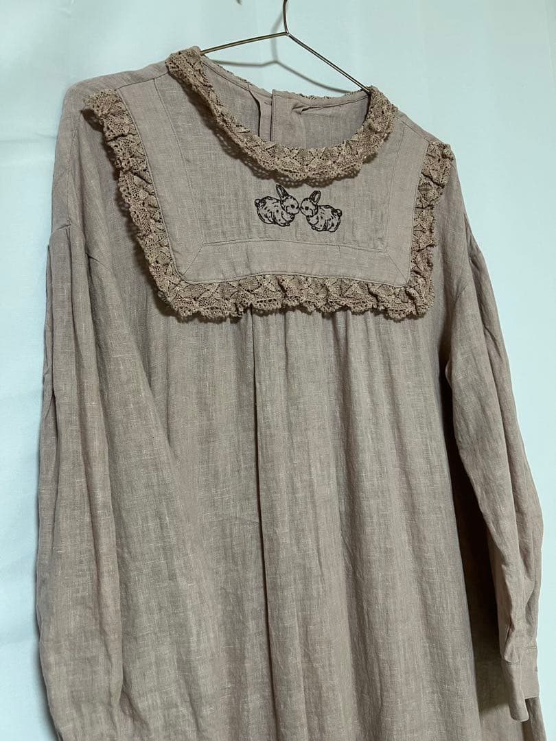 フランシュリッペ ヒュッゲワンピース リネン100 うさぎ刺繍 ピンク