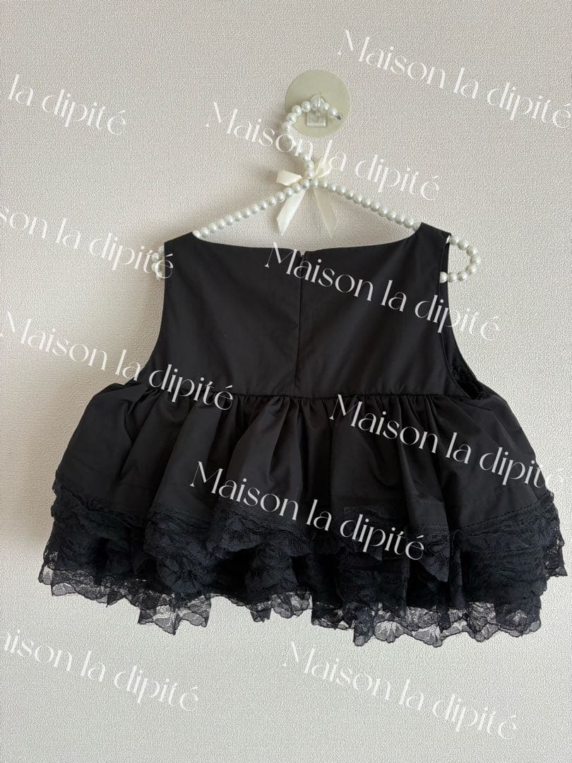 ☆*☆様 お上品な色気♡Bibiy. レースフリル黒トップス【チラ見せお腹でモテ