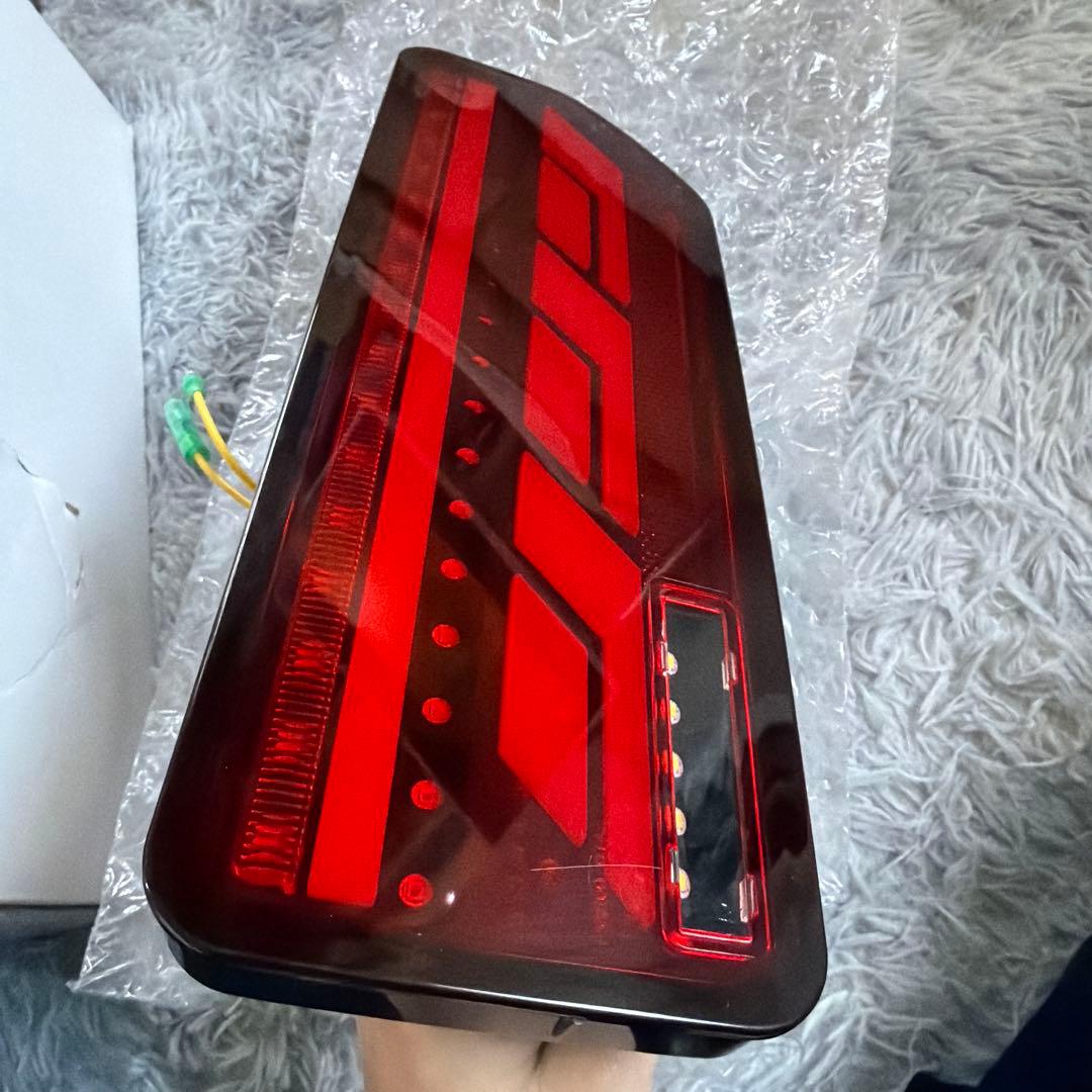 ジムニー　シエラ　赤色テールライト LED付き