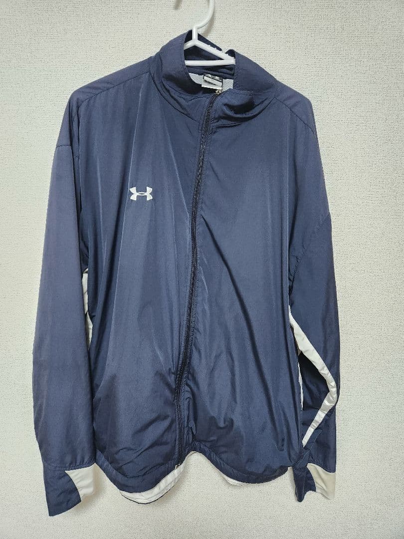 UNDER ARMOUR　アンダーアーマー　ナイロンジャージ　　上XL　下L