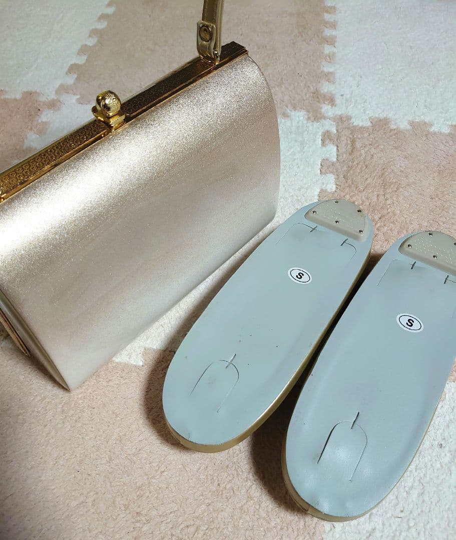 美品 シャンパンゴールド 花柄 和装用 バッグと草履セット