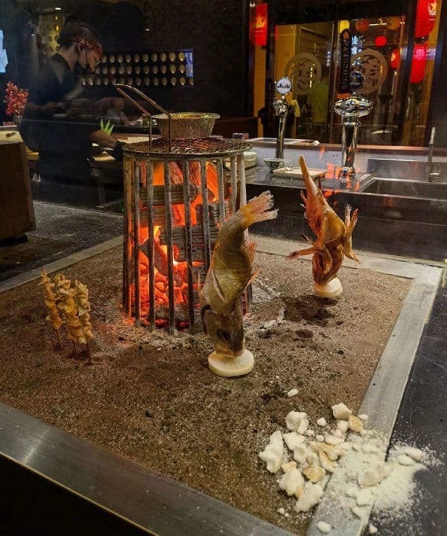 ロストル 五徳 焚き火台 原始焼きスタンド 炉端焼き 魚焼き 枠 囲炉裏火鉢2個
