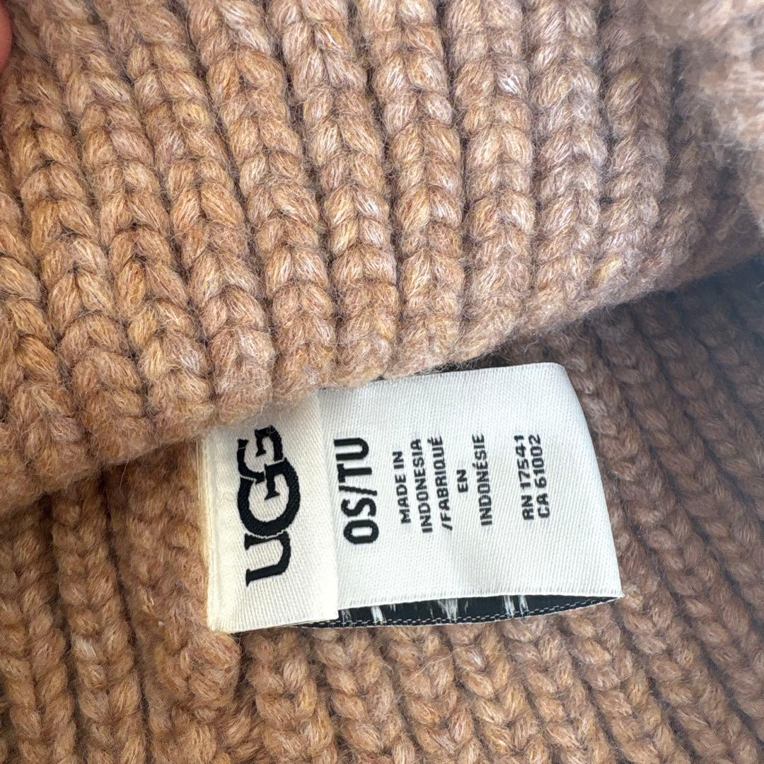 がっくん　UGG ベージュ ニット帽 OSサイズ