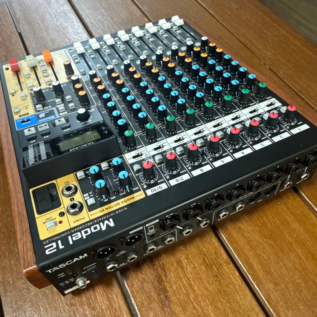 配信機器・PA機器・レコーディング機器 tascam model12