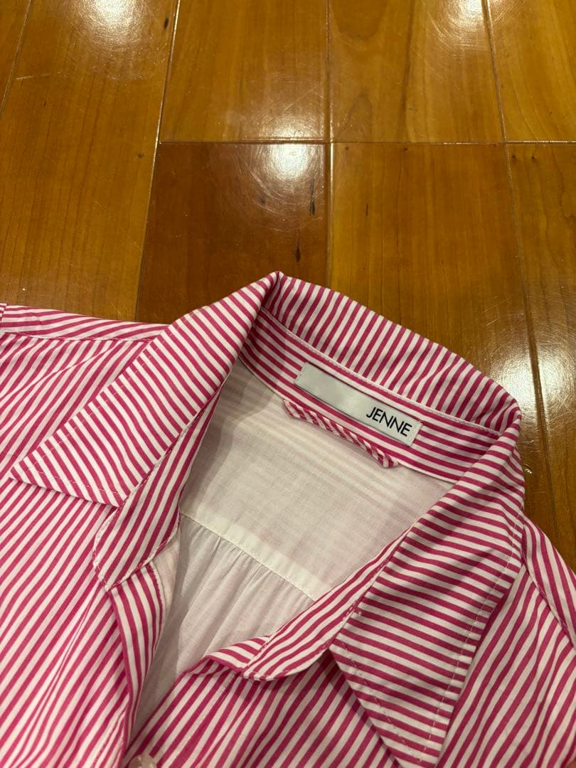ジェンヌ オードリールックエアリーワンピース　M フレア