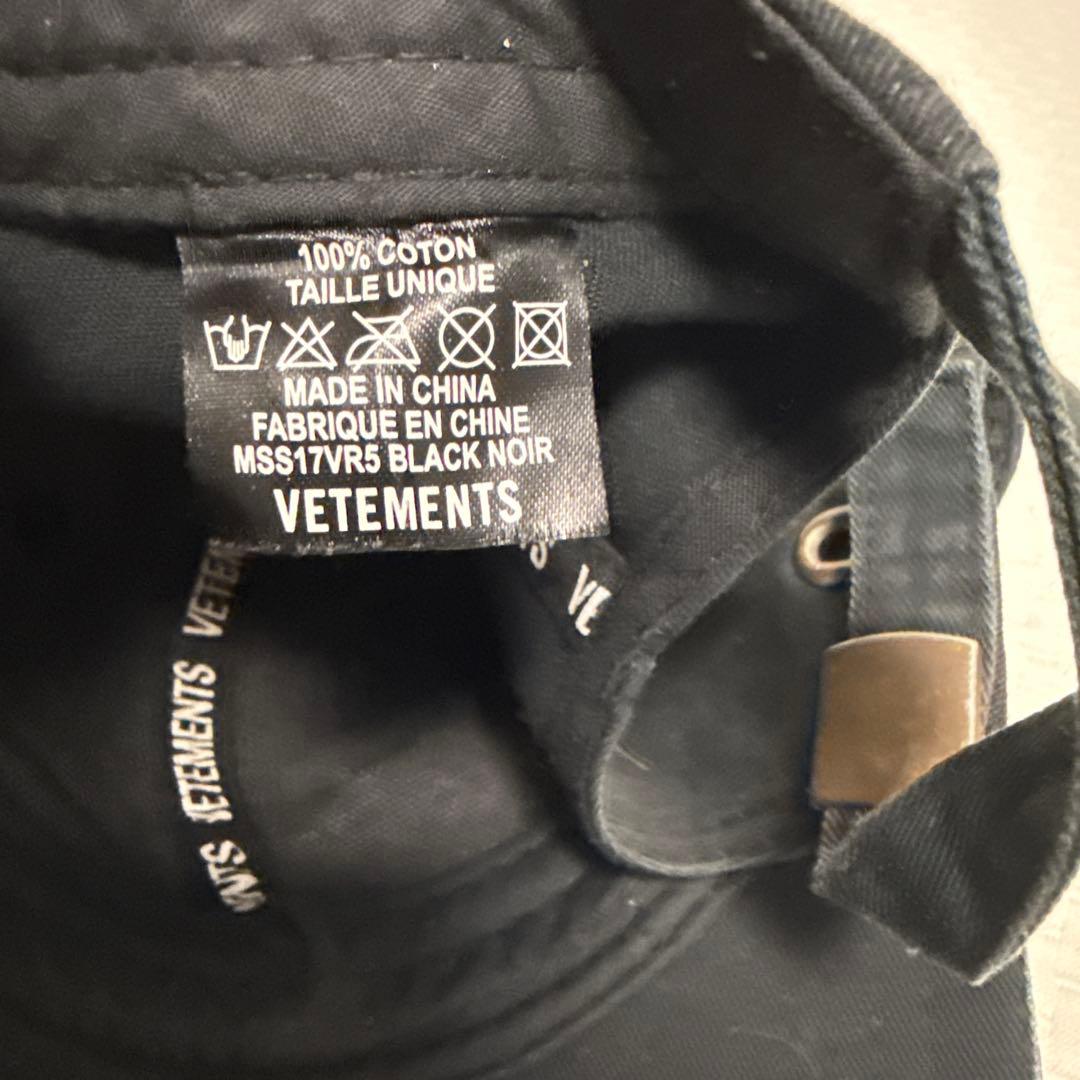 VETEMENTS ギャラリー・ラファイエット キャップ 黒