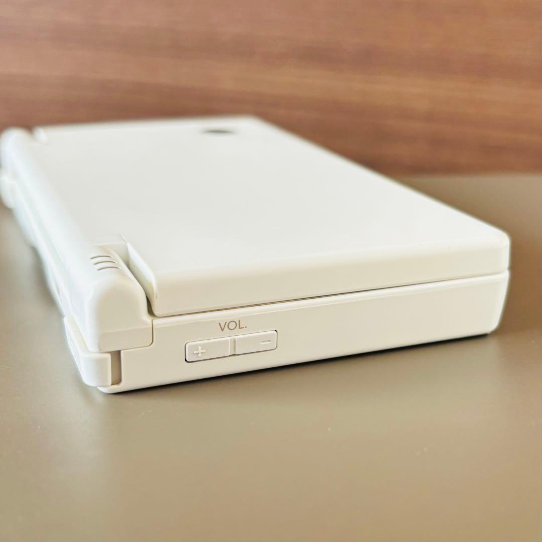 ニンテンドーDSi ホワイト ほぼ未使用