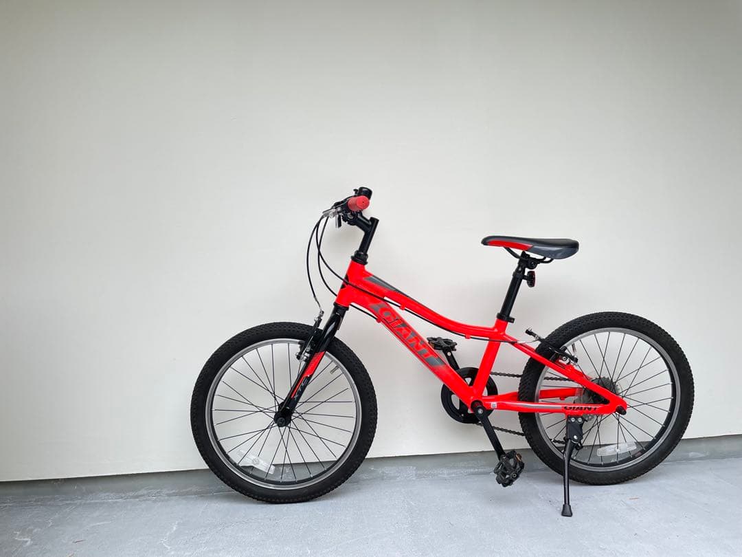 GIANT 子供用自転車 20インチ 赤