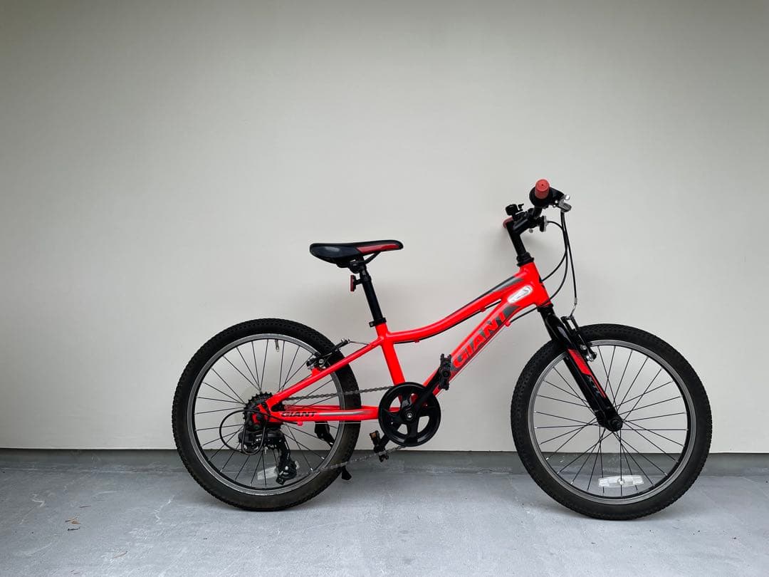 GIANT 子供用自転車 20インチ 赤