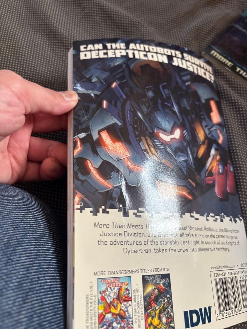 洋書 Transformers: More Than Meets the Eye