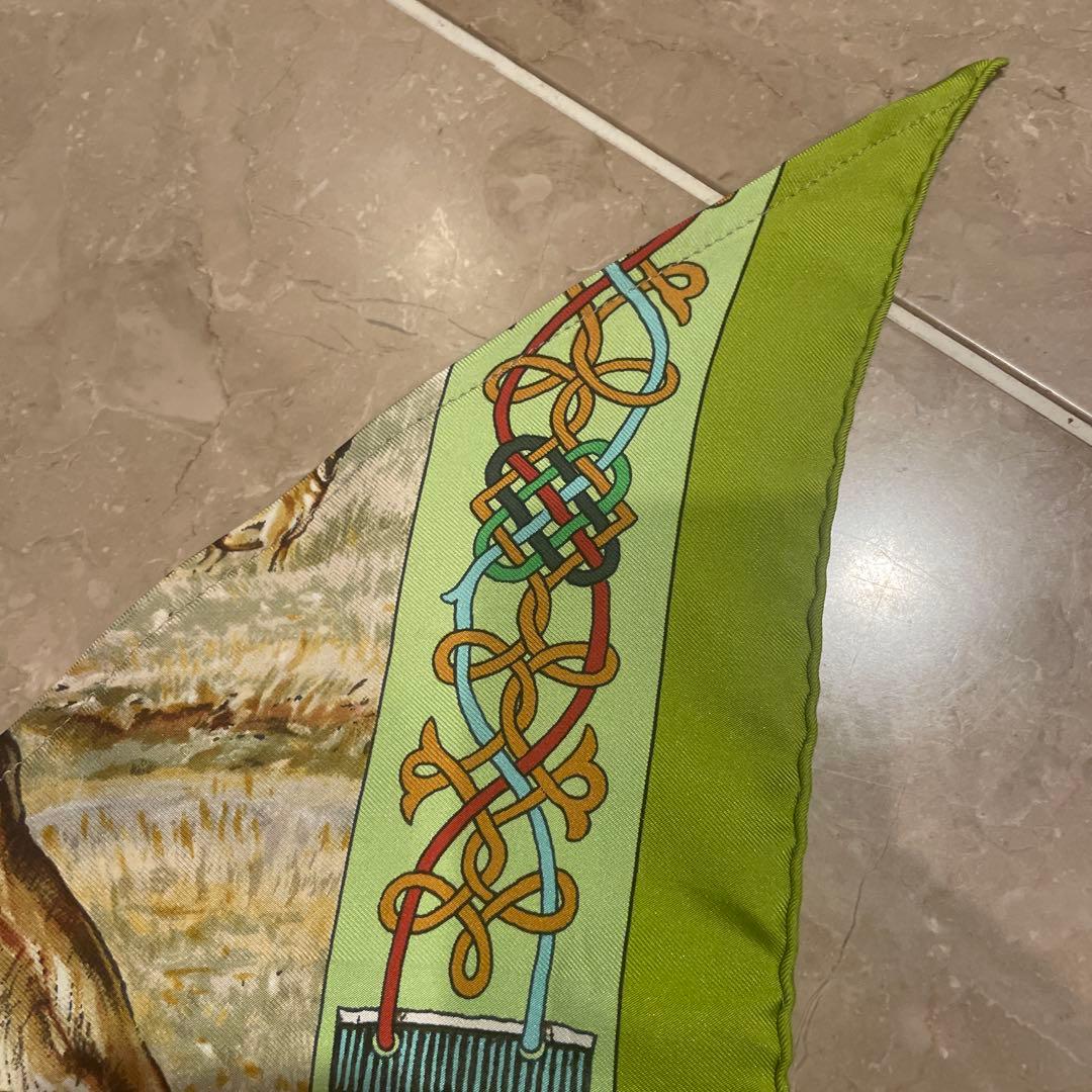 HERMES スカーフ　ハーフサイズで使いやすい^_^