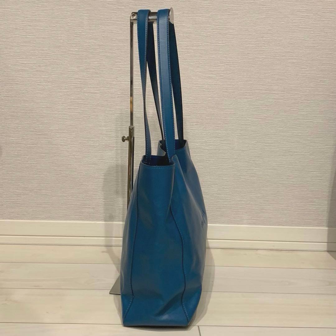 美品✨フジタカ ショッパー トートバッグ レザーロゴ型押し A4可 ブルー