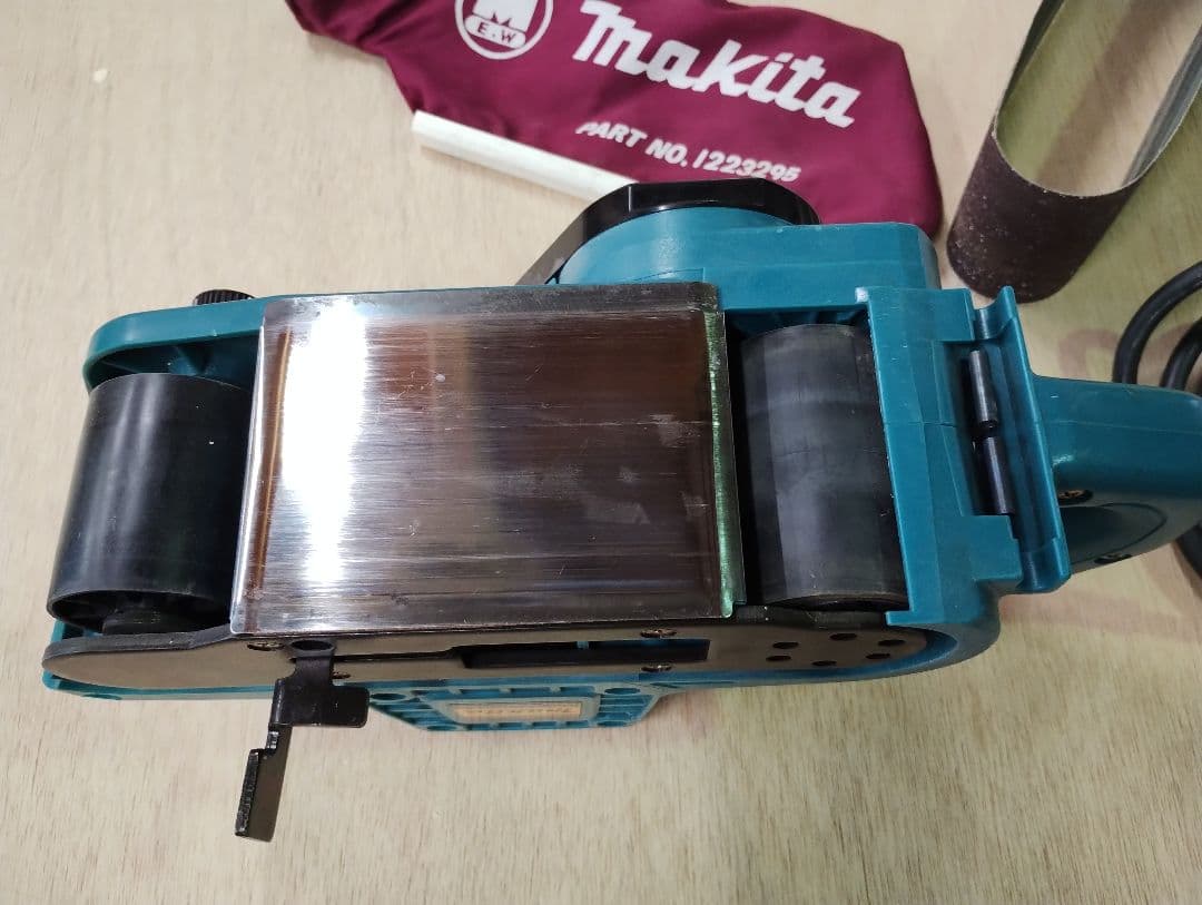 makita マキタ　ベルトサンダー　9901