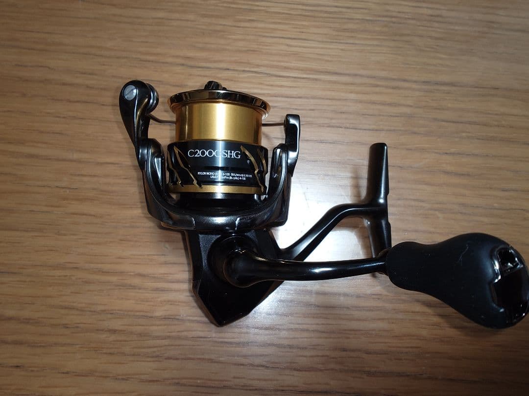 SHIMANO 20TWIN POWER C2000SHG スピニングリール