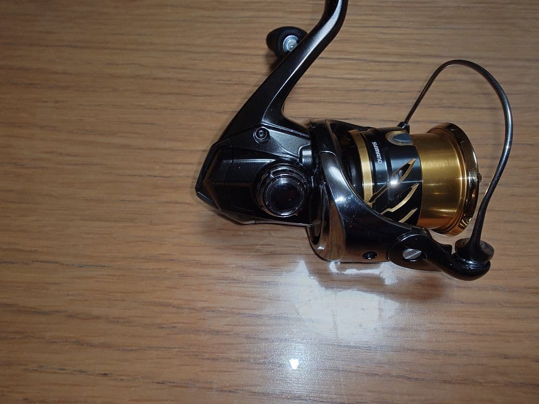 SHIMANO 20TWIN POWER C2000SHG スピニングリール