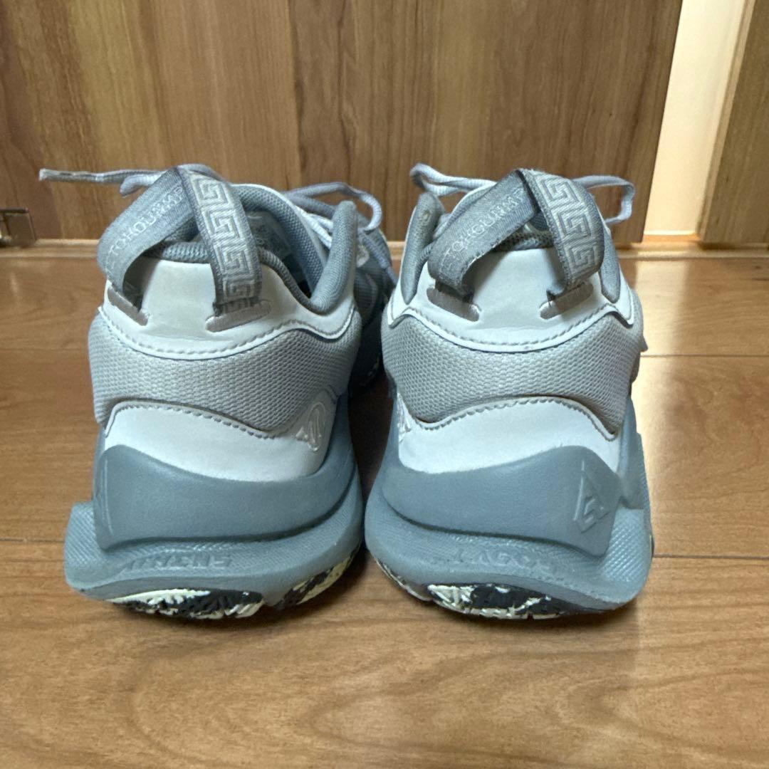 ナイキ（NIKE)（メンズバスケットシューズ バッシュ ヤニス イモ—タリティ2